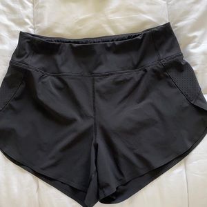 Athleta Run with it 3.5 short. Like new condition